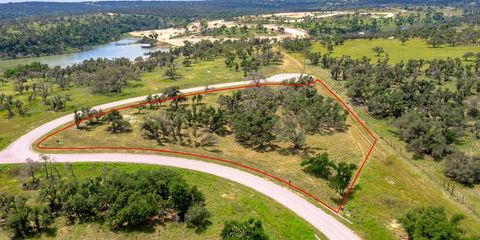 Photo of 676 Lago Vista Dr, Fredericksburg, TX 78624 (MLS # 103995)