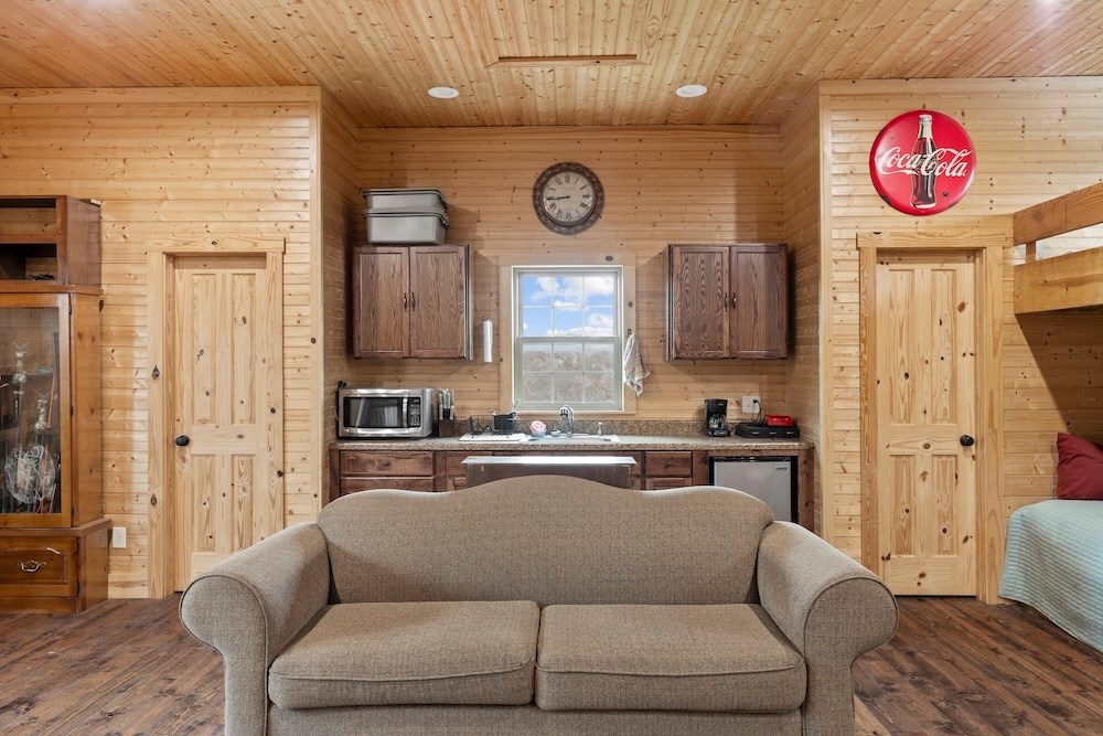Fredericksburg, Texas, 78624, United States, 4 Bedrooms Bedrooms, ,4 BathroomsBathrooms,Residential,Active,2045756