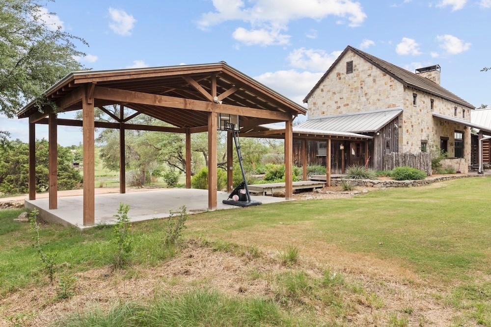 Fredericksburg, Texas, 78624, United States, 4 Bedrooms Bedrooms, ,4 BathroomsBathrooms,Residential,Active,2045756