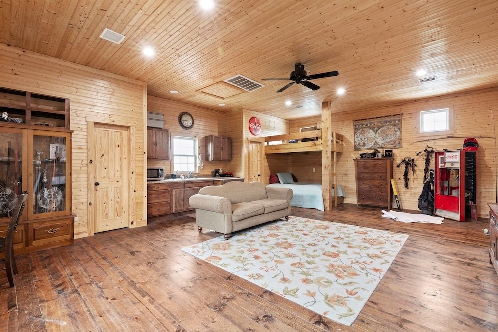 Fredericksburg, Texas, 78624, United States, 4 Bedrooms Bedrooms, ,4 BathroomsBathrooms,Residential,Active,2045756