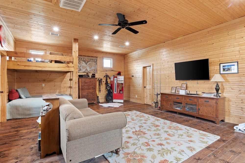Fredericksburg, Texas, 78624, United States, 4 Bedrooms Bedrooms, ,4 BathroomsBathrooms,Residential,Active,2045756