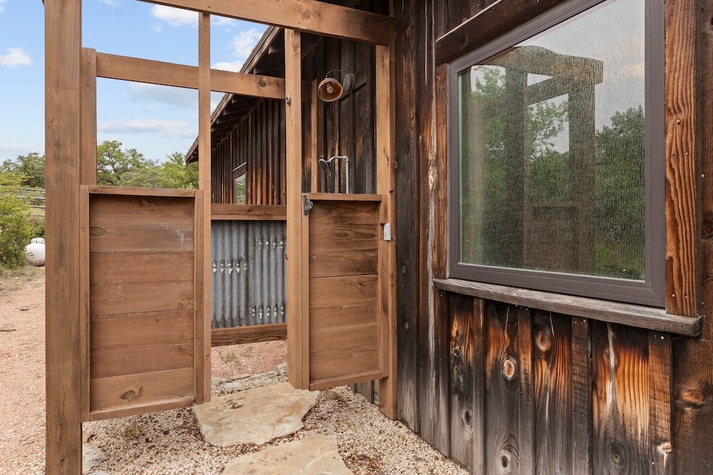 Fredericksburg, Texas, 78624, United States, 4 Bedrooms Bedrooms, ,4 BathroomsBathrooms,Residential,Active,2045756