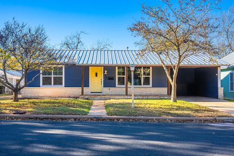 Photo of 309 W College St, Fredericksburg, TX 78624 (MLS # 99319)