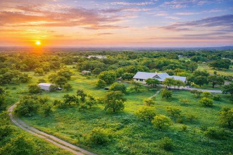 Photo of 232 Crooked Oak Ln, Round Mountain, TX 78663 (MLS # 101793)