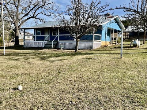 Photo of 52 Meadows Ln, Fredericksburg, TX 78624 (MLS # 101812)