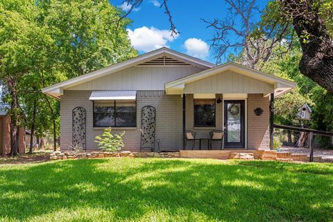 Photo of 500 Cross Mountain Dr, Fredericksburg, TX 78624 (MLS # 98875)