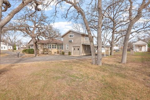 Photo of 707 N Milam St, Fredericksburg, TX 78624 (MLS # 97146)