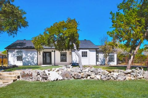 Photo of 1265 Bob White Dr, Spring Branch, TX 78070 (MLS # 104277)