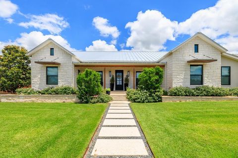 Photo of 2214 Stone Meadow, Fredericksburg, TX 78624 (MLS # 104557)