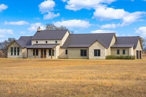 Photo of 1402 Countryside Bend, Fredericksburg, TX 78624 (MLS # 100499)