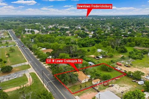 Photo of 131 W Lower Crabapple Rd, Fredericksburg, TX 78624 (MLS # 104619)