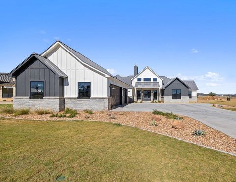 Photo of 220 Interlaken St., Fredericksburg, TX 78624 (MLS # 101635)