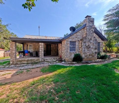Photo of 609 Live Oak St, Fredericksburg, TX 78624 (MLS # 100569)
