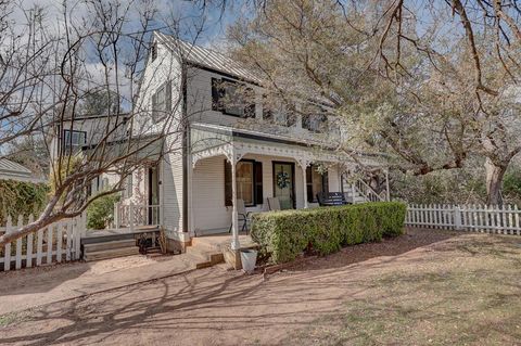 Photo of 507 W Travis St, Fredericksburg, TX 78624 (MLS # 103891)