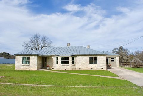 Photo of 102 Myrtle Ave, Harper, TX 78631 (MLS # 101850)