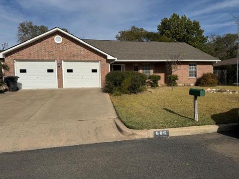 Photo of 606 W Hackberry, Fredericksburg, TX 78624 (MLS # 96426)