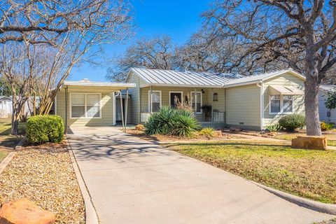 Photo of 110 Beverly Dr, Fredericksburg, TX 78624 (MLS # 99294)