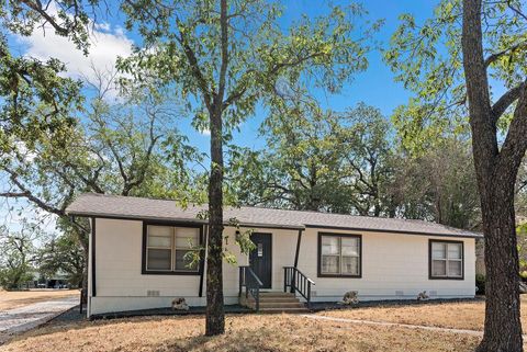 Photo of 603 S Washington St, Fredericksburg, TX 78624 (MLS # 103911)