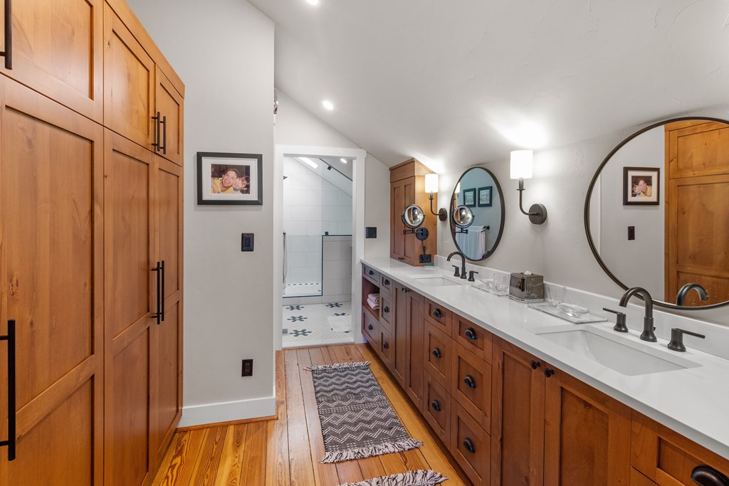 Fredericksburg, Texas, 78624, United States, 2 Bedrooms Bedrooms, ,3 BathroomsBathrooms,Residential,Active,2017510