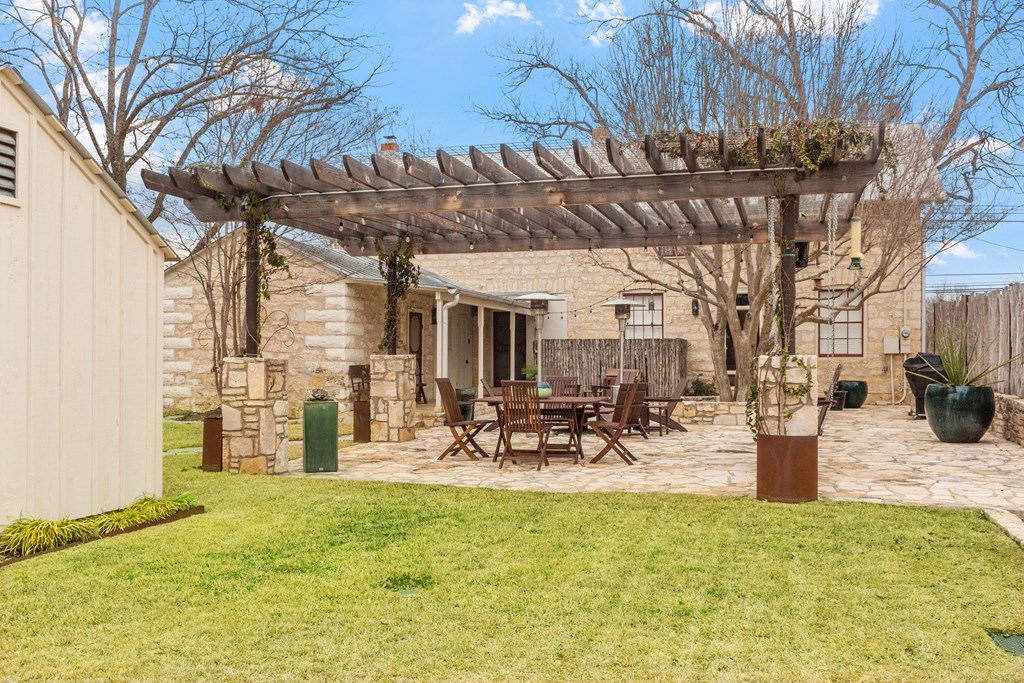 Fredericksburg, Texas, 78624, United States, 2 Bedrooms Bedrooms, ,3 BathroomsBathrooms,Residential,Active,2017510