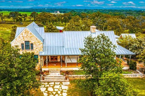Photo of 183 Teton Ln, Fredericksburg, TX 78624 (MLS # 100473)