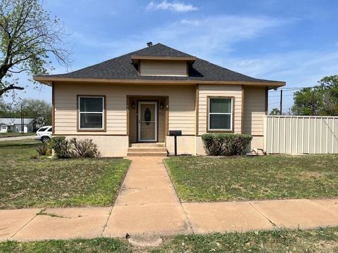 Photo of 406 W 8th Street, Brady, TX 76825 (MLS # 104141)