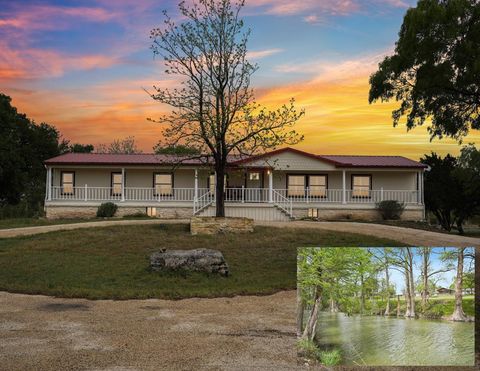 Photo of 250 Wharton Rd, Kerrville, TX 78028 (MLS # 104201)