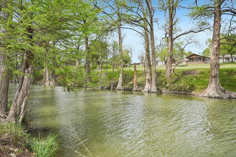Photo of 250 Wharton Rd, Kerrville, TX 78028 (MLS # 104202)