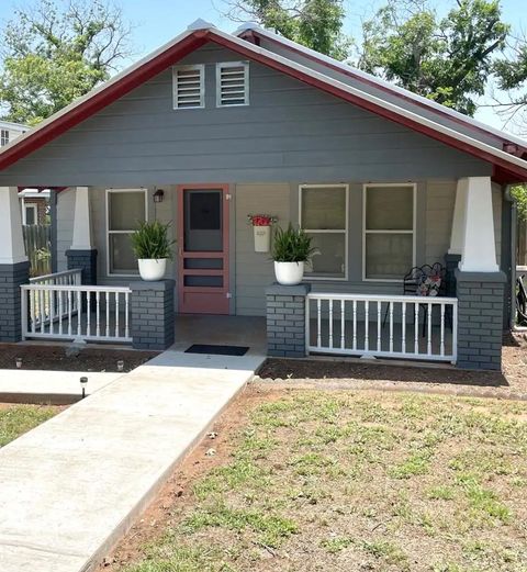 Photo of 425 S Live Oak St, Mason, TX 76856 (MLS # 103993)