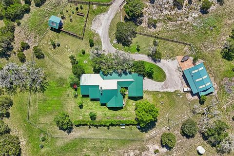 Photo of 722 W Lacey Oak Pkwy, Kerrville, TX 78028 (MLS # 104494)