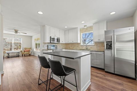 Photo of 204 Morning Glory Dr, Fredericksburg, TX 78624 (MLS # 97192)