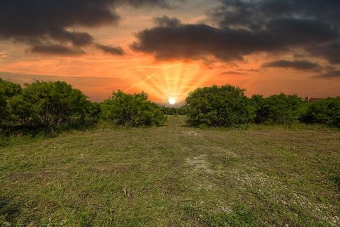 Photo of 179 Woodland Dr, Fredericksburg, TX 78624 (MLS # 104570)