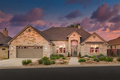 Photo of 1605 Timberwood Dr, Fredericksburg, TX 78624 (MLS # 104453)