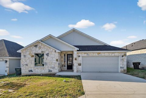 Photo of 1603 Redwood Ct, Fredericksburg, TX 78624 (MLS # 98949)