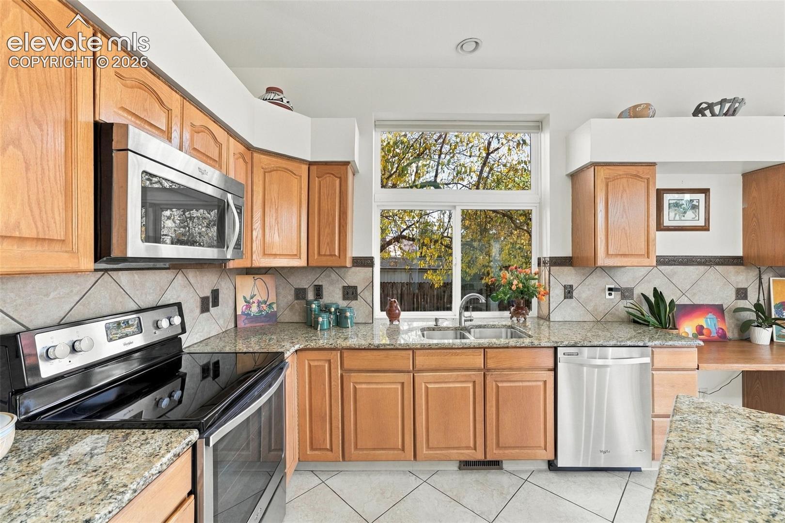 8960 Edgefield Drive - Photo 2