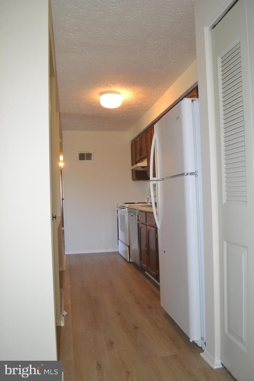 AMBERTOWNE - Residential Lease