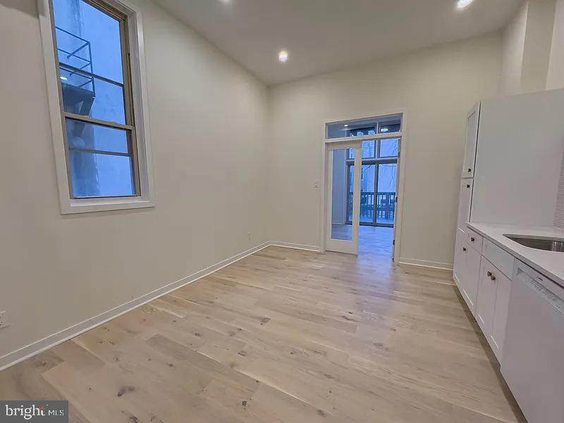 2011 GREEN STREET UNIT 2R