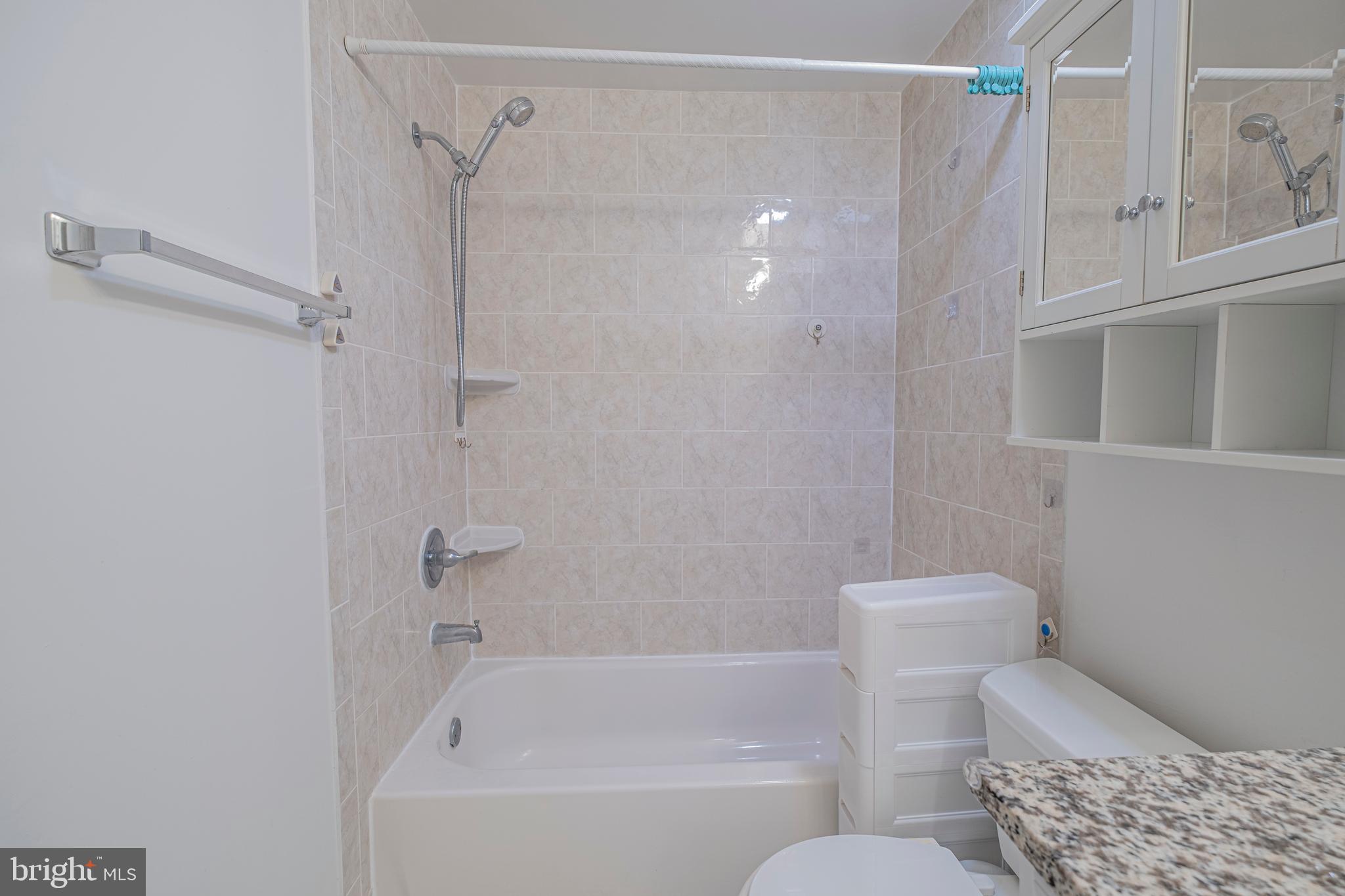 MILL CREEK SOUTH - Residential Lease