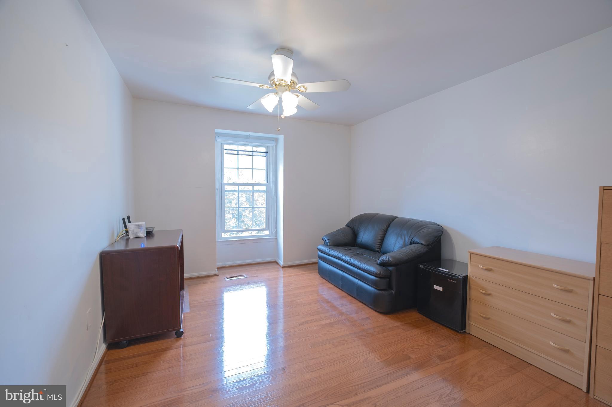 MILL CREEK SOUTH - Residential Lease