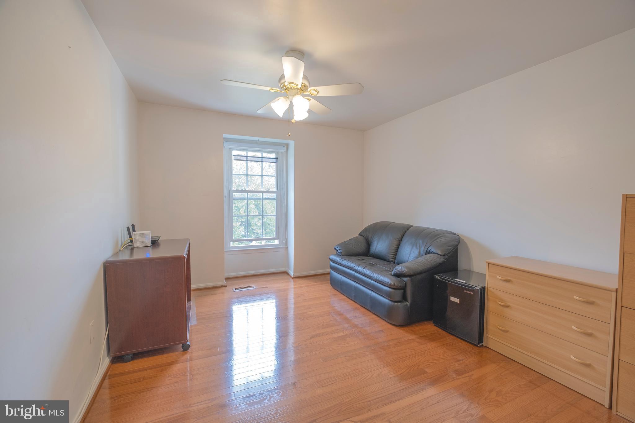 MILL CREEK SOUTH - Residential Lease