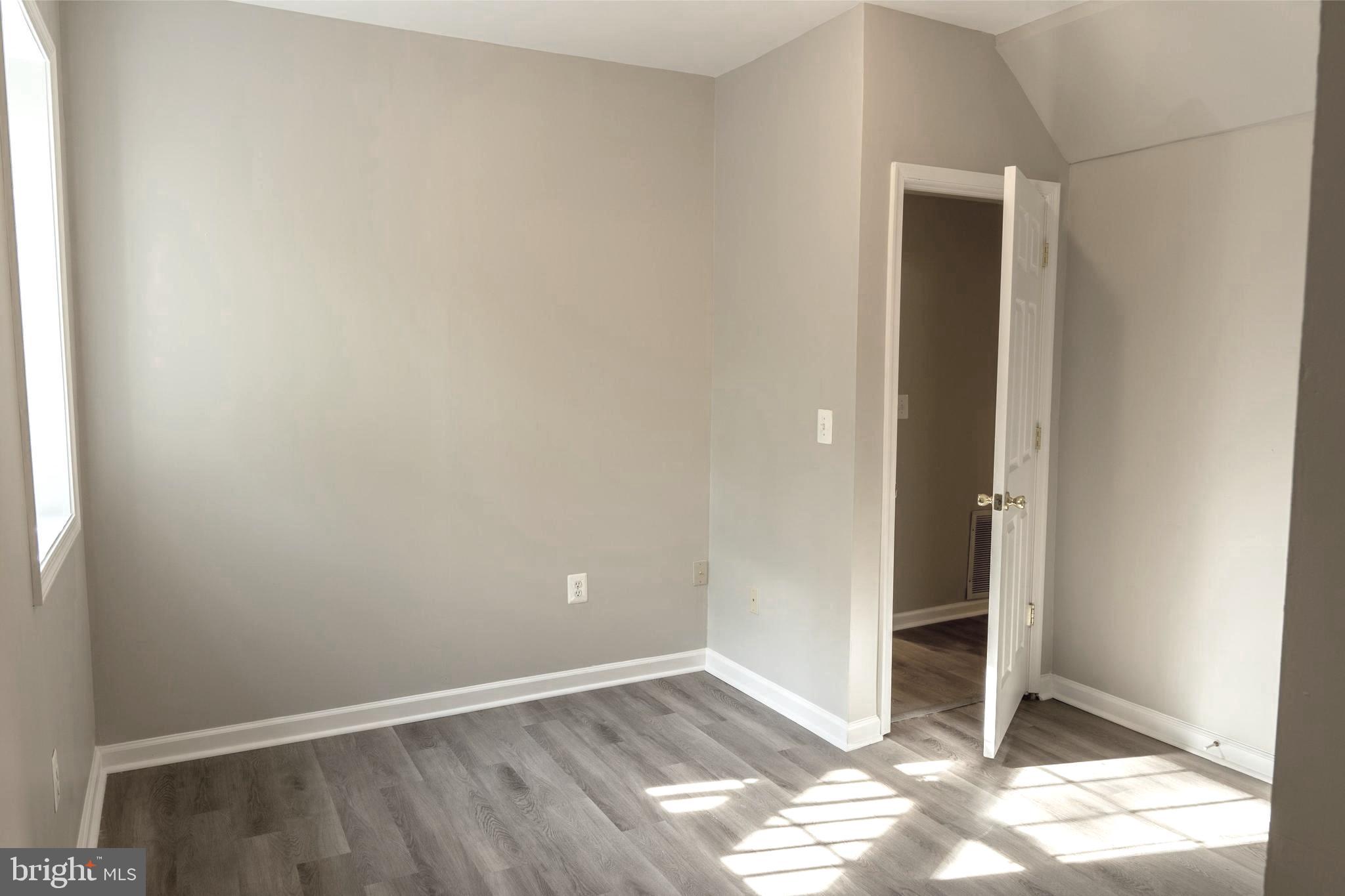 OAK RIDGE ESTATES - Residential Lease