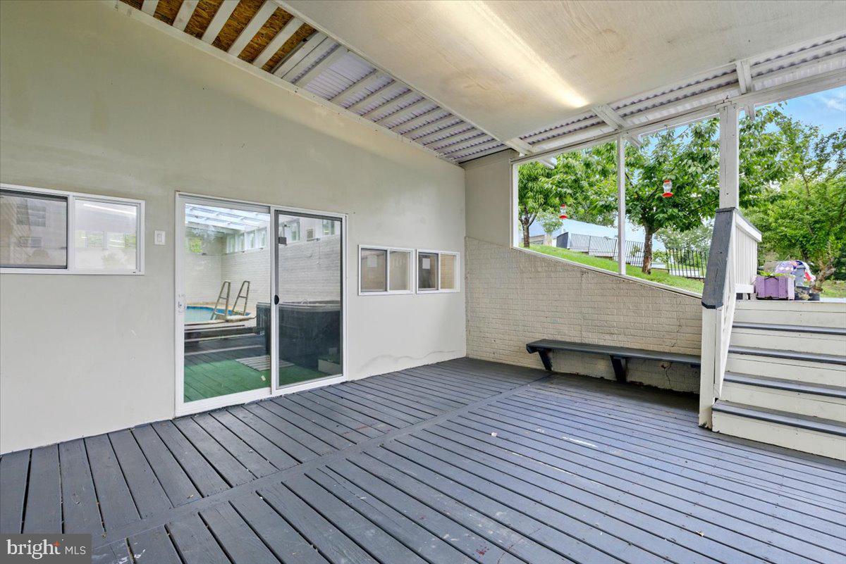 POPLAR HILLS - Residential