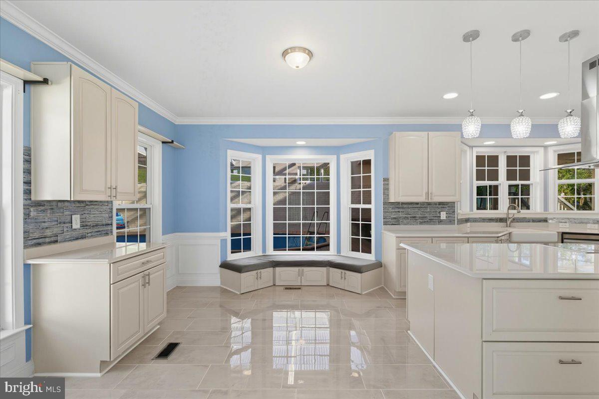 POPLAR HILLS - Residential