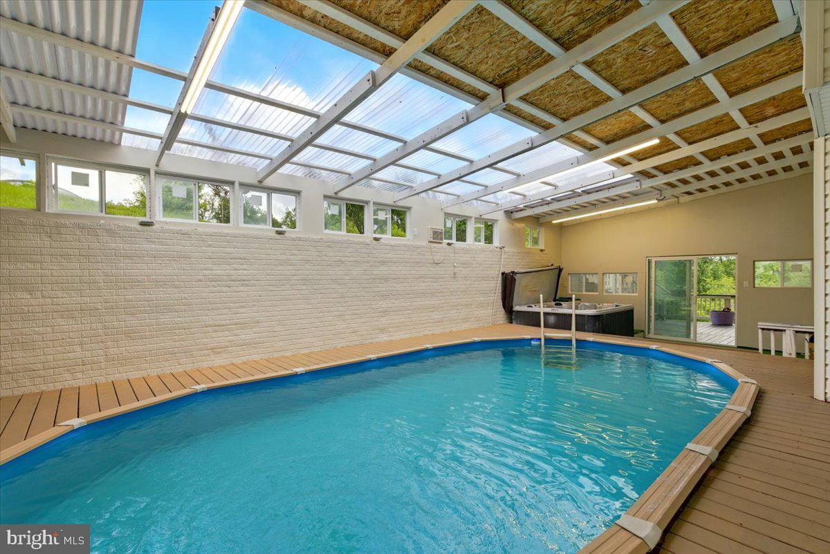 POPLAR HILLS - Residential