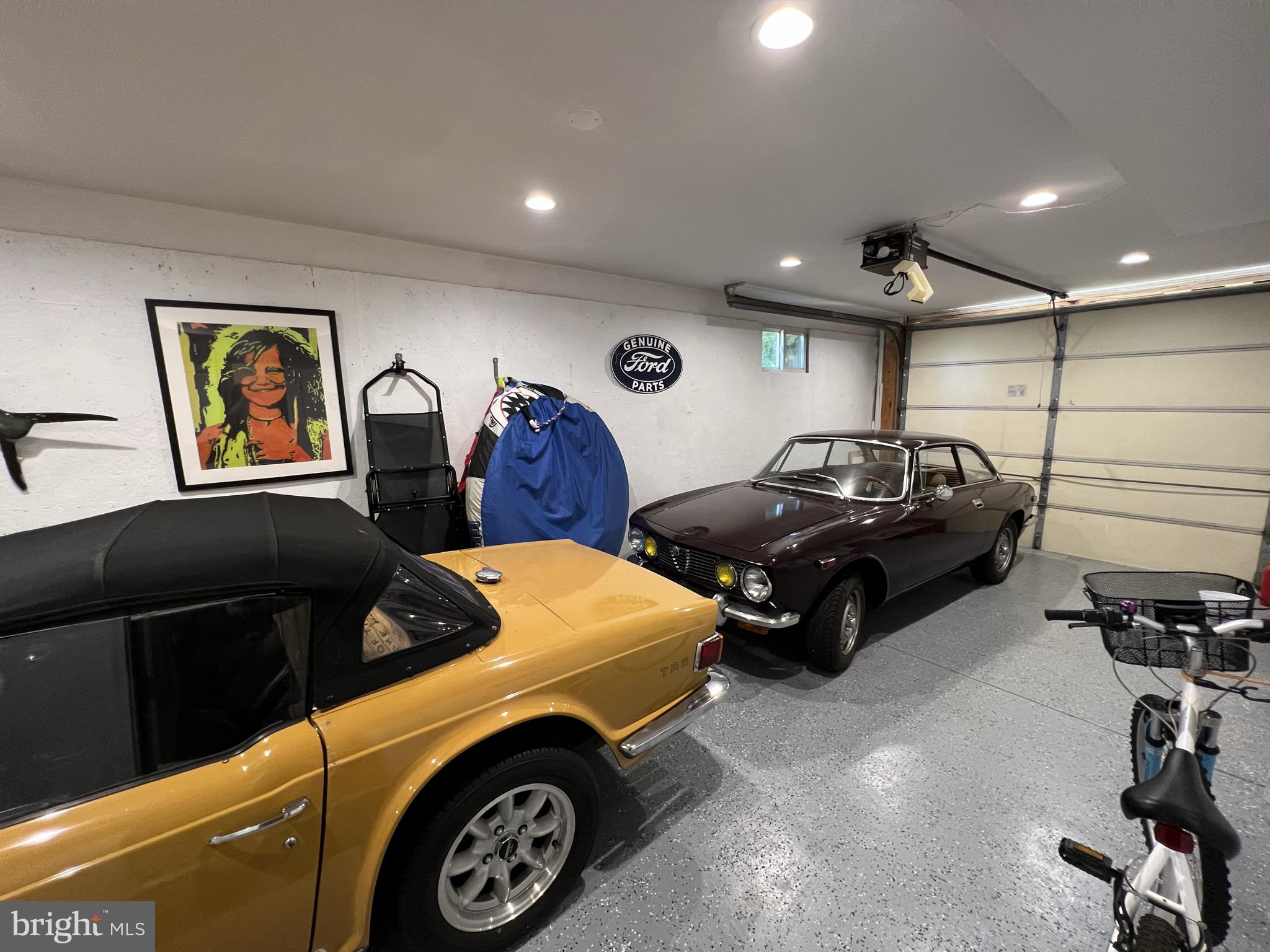 AVALON SHORES - Residential