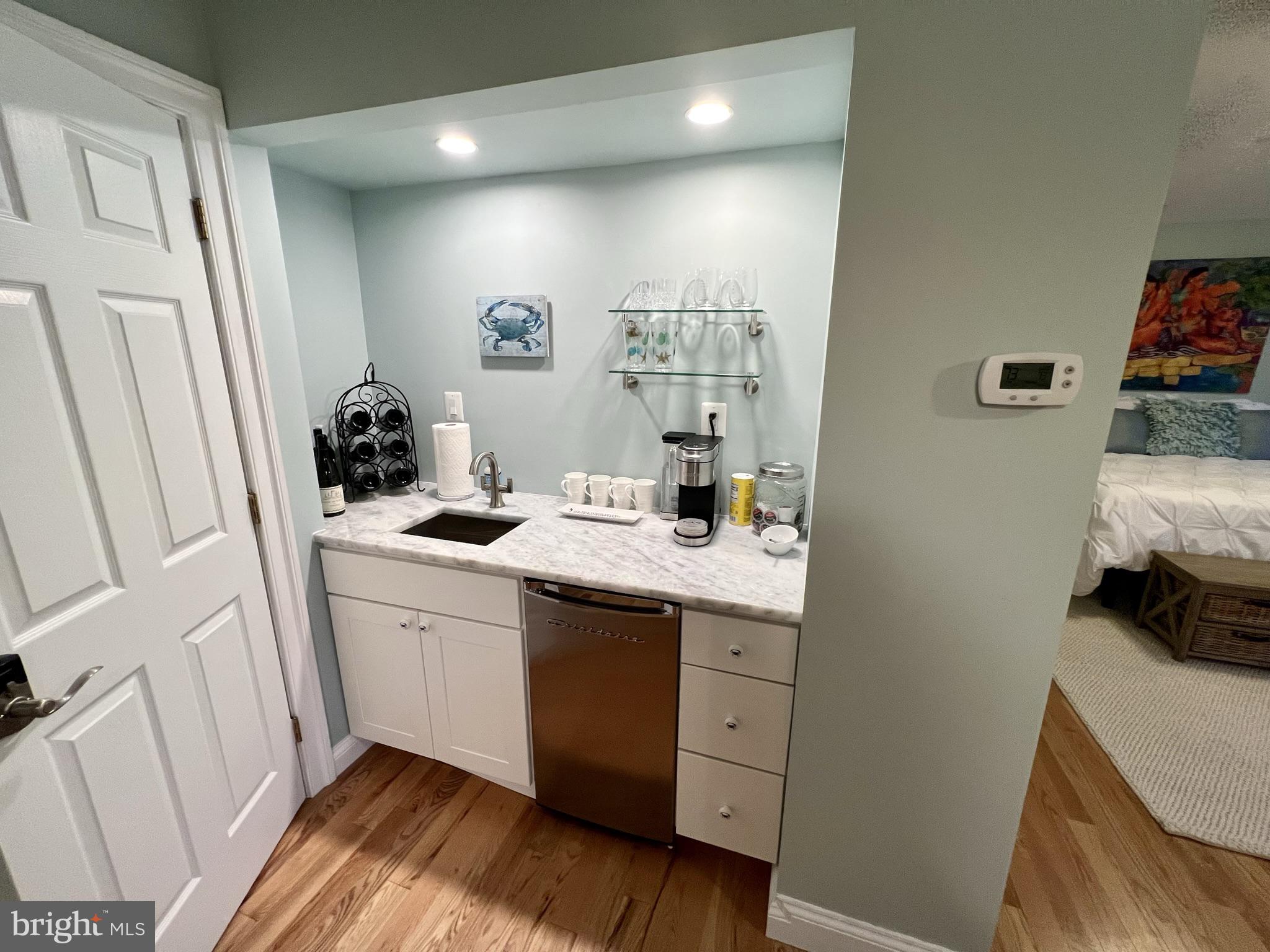 AVALON SHORES - Residential