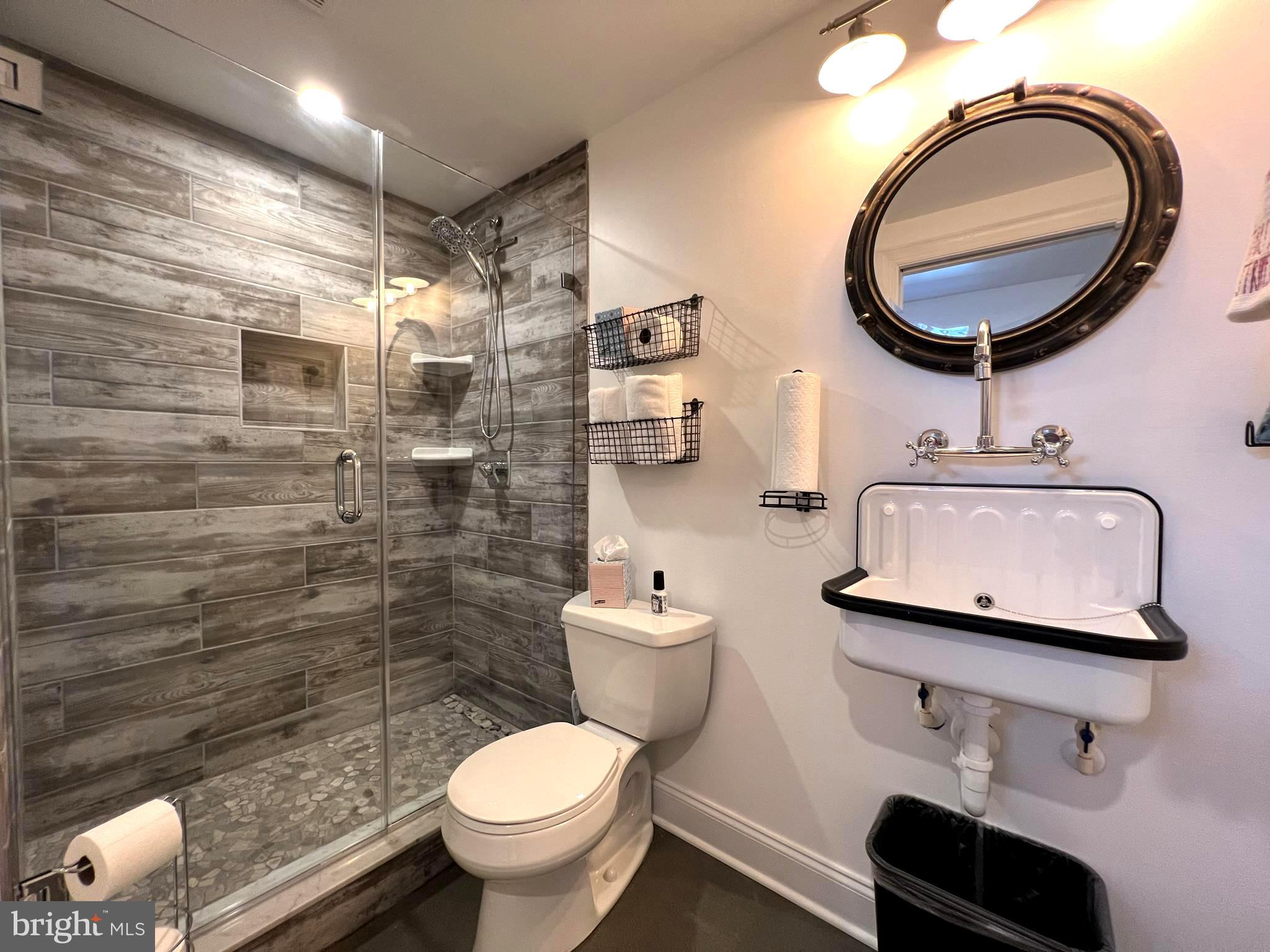 AVALON SHORES - Residential