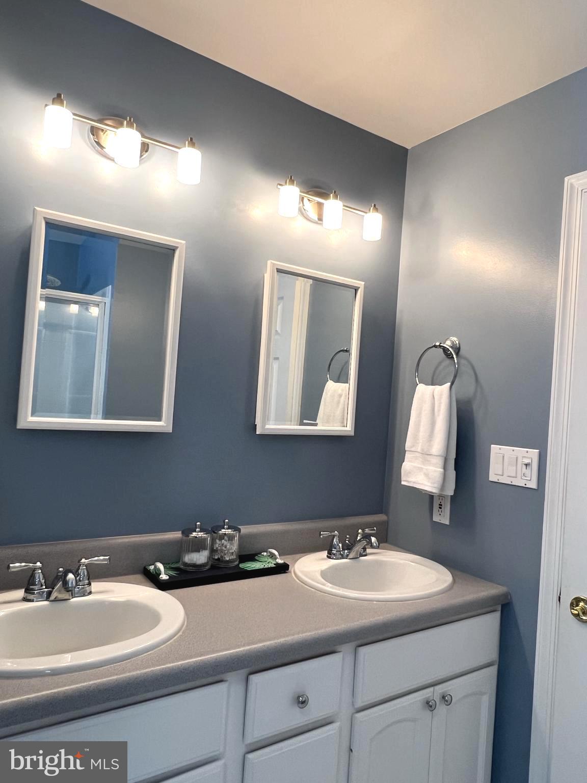 AVALON SHORES - Residential