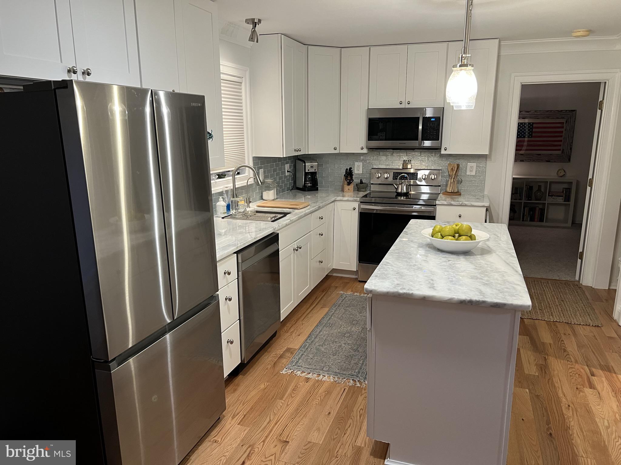 AVALON SHORES - Residential