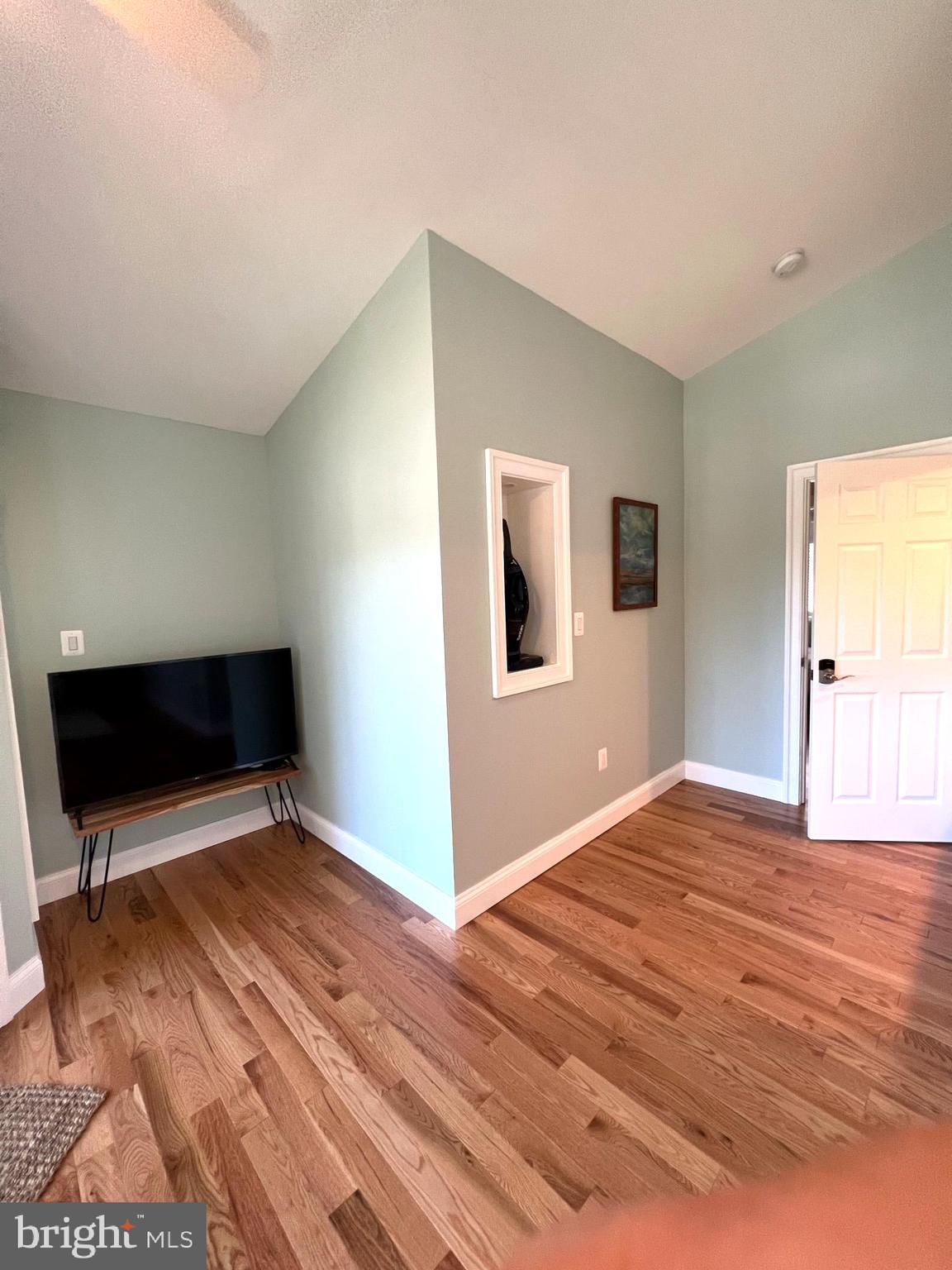 AVALON SHORES - Residential